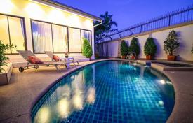市内独栋房屋 – 泰国，春武里府，芭堤雅，乔木提恩. $163,000