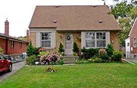 市内独栋房屋 – 加拿大，安大略，多伦多，北约克. C$2,032,000