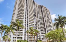 公寓大厦 – 美国，佛罗里达，阿文图拉，Yacht Club Drive. $749,000