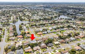 市内独栋房屋 – 美国，佛罗里达，Broward，Lauderdale Lakes. $600,000