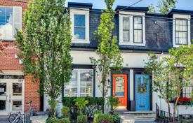 3-室的 联排别墅 Old Toronto, 加拿大. 1,326,000€
