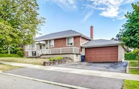 市内独栋房屋 – 加拿大，安大略，多伦多，北约克. C$1,769,000