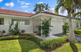 市内独栋房屋 – 美国，佛罗里达，科勒尔盖布尔斯. $1,395,000