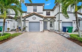市内独栋房屋 – 美国，佛罗里达，Doral. $599,000