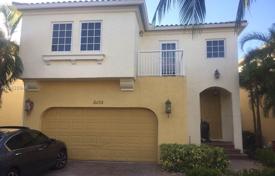 别墅 – 美国，佛罗里达，阿文图拉. $829,000