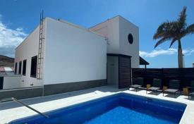 联排别墅 – 西班牙，加那利群岛，El Médano. 720,000€