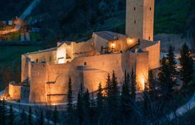 城堡 – 意大利，Umbria，Foligno. 6,200€ /周