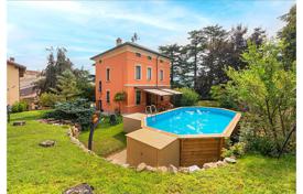 8-室的 山庄 500 m² Caprino Veronese, 意大利. 1,500,000€