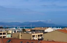 6-室的 住宅 昂蒂布, 法国. 2,495,000€