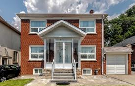 市内独栋房屋 – 加拿大，安大略，多伦多，East York. C$1,271,000
