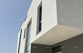 5-室的 市内独栋房屋 300 m² 梅杜林, 克罗地亚. 750,000€