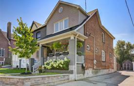 市内独栋房屋 – 加拿大，安大略，多伦多，Gerrard Street East. C$1,098,000