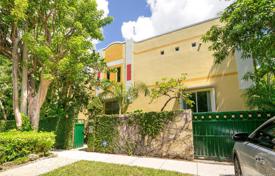 别墅 – 美国，佛罗里达，迈阿密. $1,690,000