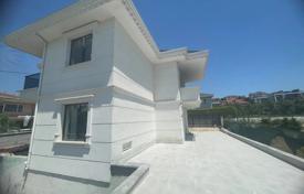 4-室的 山庄 240 m² Büyükçekmece, 土耳其. $475,000