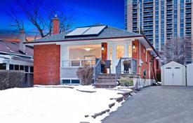 市内独栋房屋 – 加拿大，安大略，多伦多，斯卡伯勒. C$1,134,000