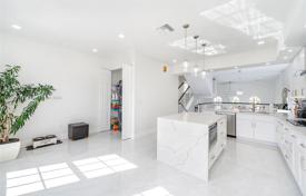 市内独栋房屋 – 美国，佛罗里达，North Miami Beach. $1,750,000