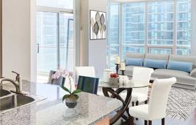 2-室的 住宅 Yonge Street, 加拿大. C$950,000