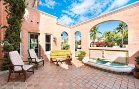 别墅 – 美国，佛罗里达，迈阿密滩. $2,349,000