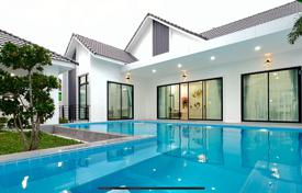 别墅 – 泰国，春武里府，芭堤雅. $274,000