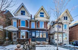 联排别墅 – 加拿大，安大略，多伦多，Old Toronto，Saint Clarens Avenue. C$2,126,000