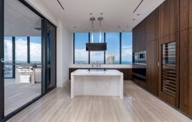 2-室的 新楼公寓 190 m² 柯林斯大道, 美国. 3,687,000€