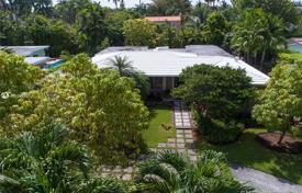 别墅 – 美国，佛罗里达，迈阿密滩. $2,495,000