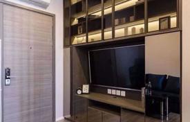 1-室的 公寓在共管公寓 Khlong Toei, 泰国. $171,000