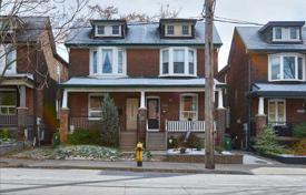 联排别墅 – 加拿大，安大略，多伦多，Kingston Road. C$1,271,000