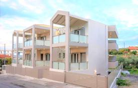 联排别墅 – 希腊，伯罗奔尼撒. 220,000€