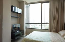 1-室的 公寓在共管公寓 Khlong Toei, 泰国. $170,000