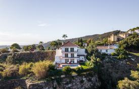7-室的 山庄 257 m² 埃斯特波纳, 西班牙. 890,000€