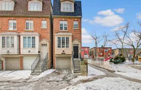 市内独栋房屋 – 加拿大，安大略，多伦多，Gerrard Street East. C$1,013,000