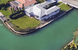 别墅 – 美国，佛罗里达，迈阿密滩. $1,300,000