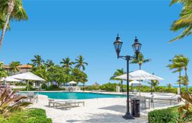 住宅 – 美国，佛罗里达，迈阿密滩，Fisher Island Drive. $947,000