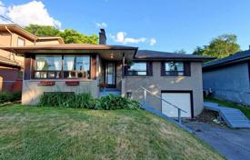 市内独栋房屋 – 加拿大，安大略，多伦多，斯卡伯勒. C$1,194,000