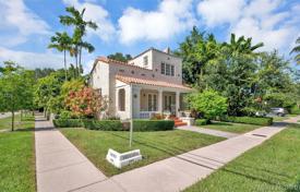 别墅 – 美国，佛罗里达，科勒尔盖布尔斯. $720,000