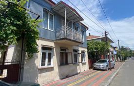 5-室的 市内独栋房屋 210 m² Batumi, 格鲁吉亚. $325,000
