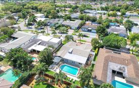 市内独栋房屋 – 美国，佛罗里达，好莱坞. $1,295,000