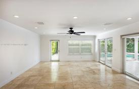 市内独栋房屋 – 美国，佛罗里达，Miami Shores. $1,540,000