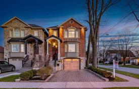 市内独栋房屋 – 加拿大，安大略，多伦多，怡陶碧谷. C$2,314,000
