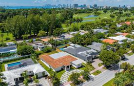 市内独栋房屋 – 美国，佛罗里达，迈阿密滩. $1,995,000