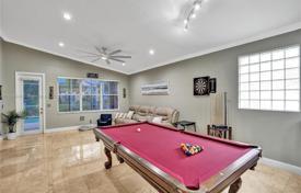 市内独栋房屋 – 美国，佛罗里达，Coral Springs. $740,000