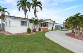 市内独栋房屋 – 美国，佛罗里达，Hialeah. $740,000