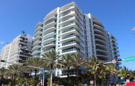 住宅 – 美国，佛罗里达，Surfside. $979,000