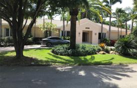 别墅 – 美国，佛罗里达，迈阿密. 1,020,000€