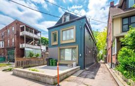 8-室的 市内独栋房屋 Old Toronto, 加拿大. C$2,376,000