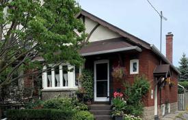 市内独栋房屋 – 加拿大，安大略，多伦多，East York. C$1,102,000