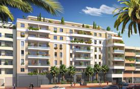 新建物业 – 法国，蔚蓝海岸（法国里维埃拉），昂蒂布，Juan-les-Pins. 440,000€