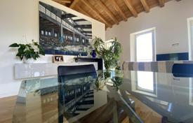 3-室的 住宅 235 m² Verbania, 意大利. 790,000€