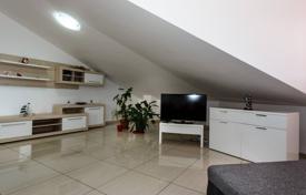 3-室的 住宅 95 m² Vrbnik, 克罗地亚. 296,000€